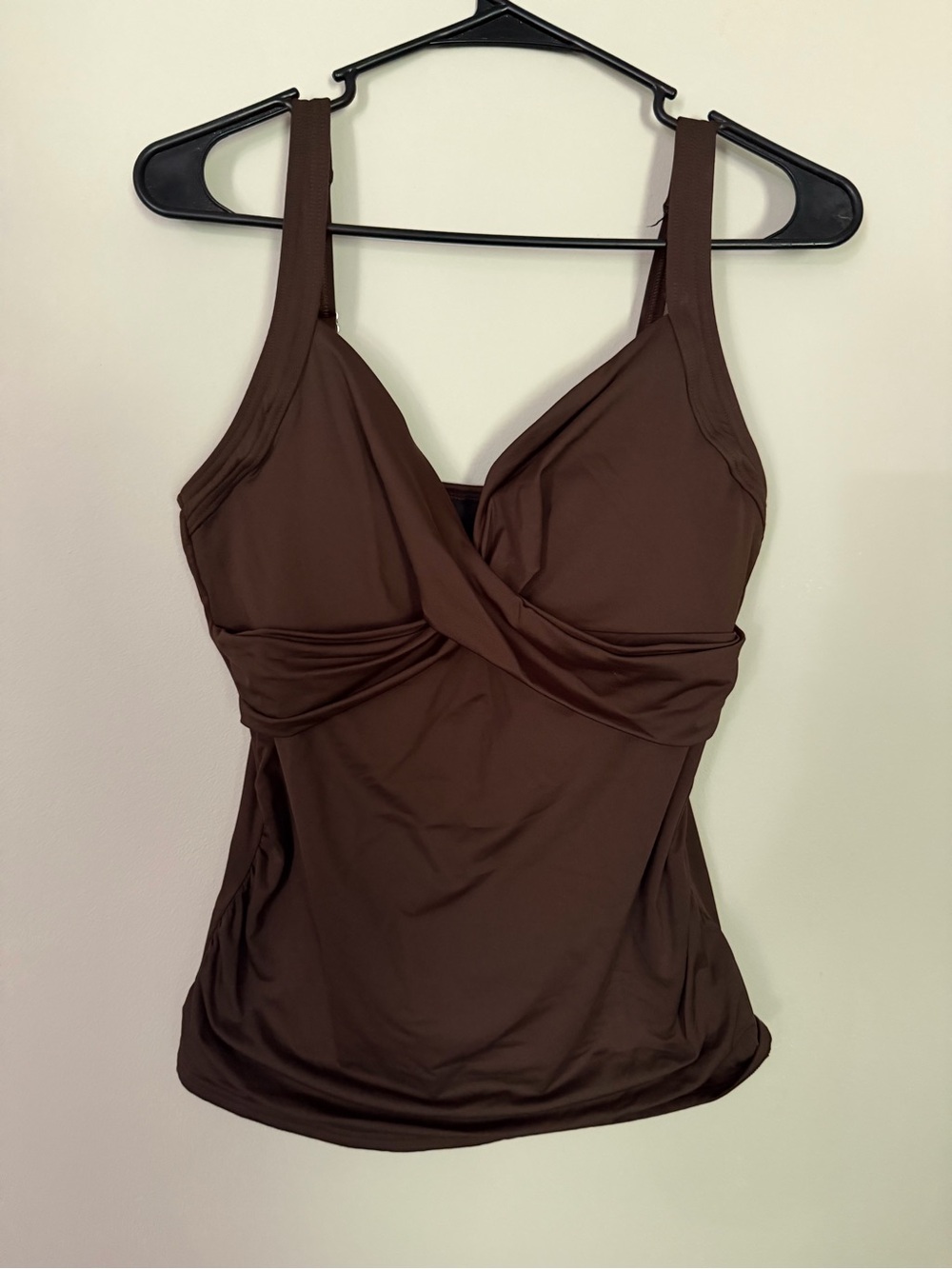 Women’s size 10 Lands End brown Twist-Front Tankini top with underwire